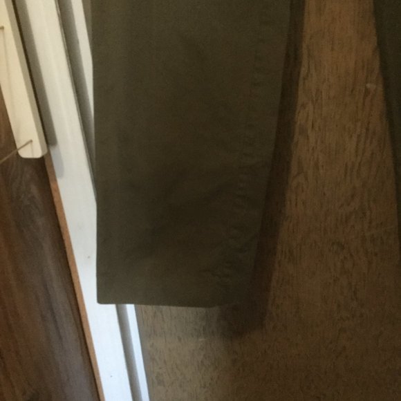 NWT Club Monaco straight leg medium rise army green color 32" waist classic fit - Picture 2 of 5